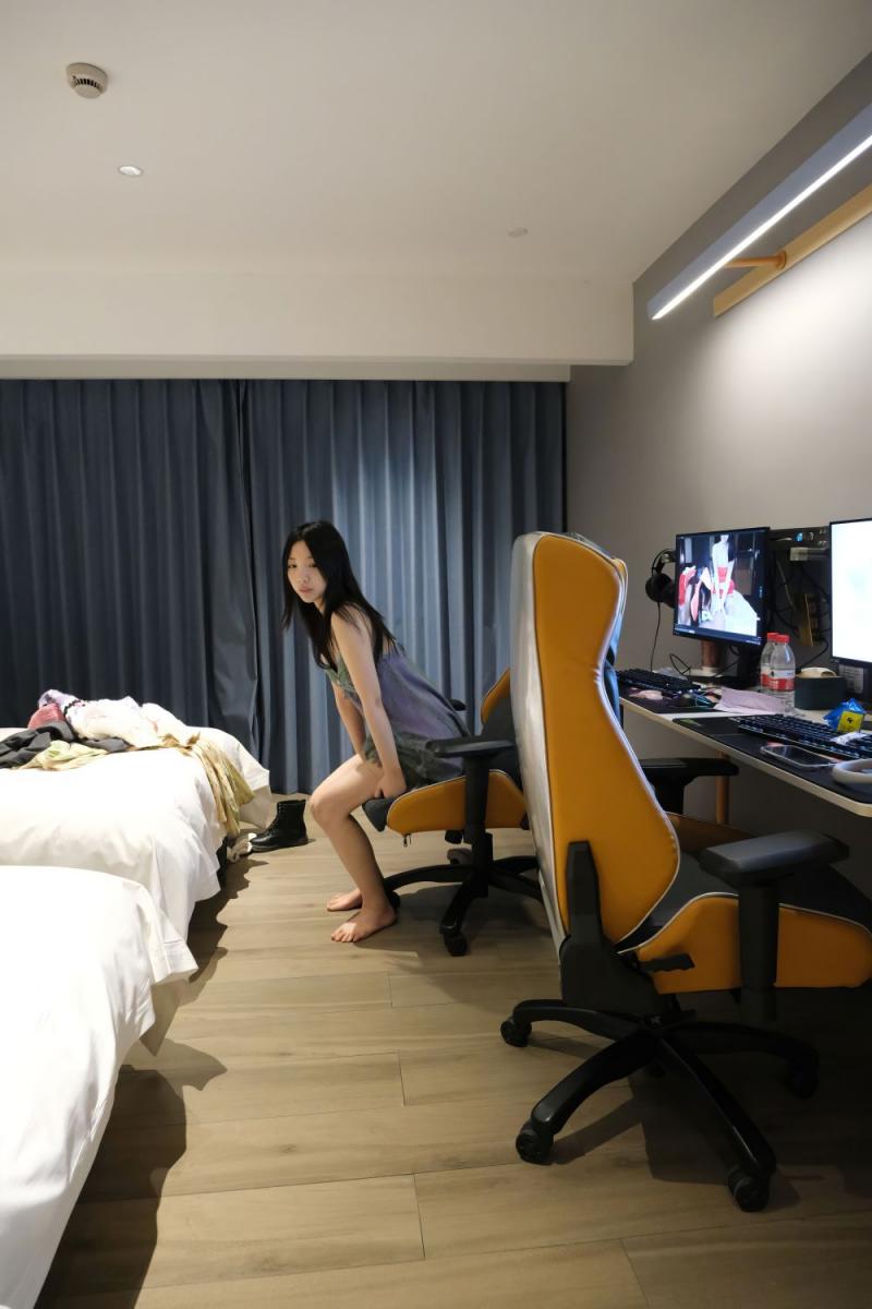 酒店里的良家小妹子