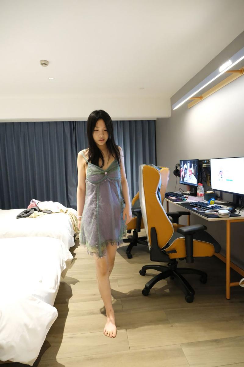 酒店里的良家小妹子