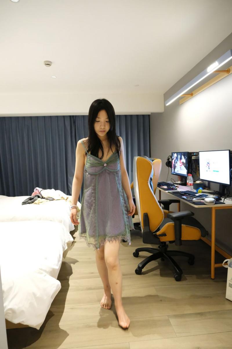 酒店里的良家小妹子