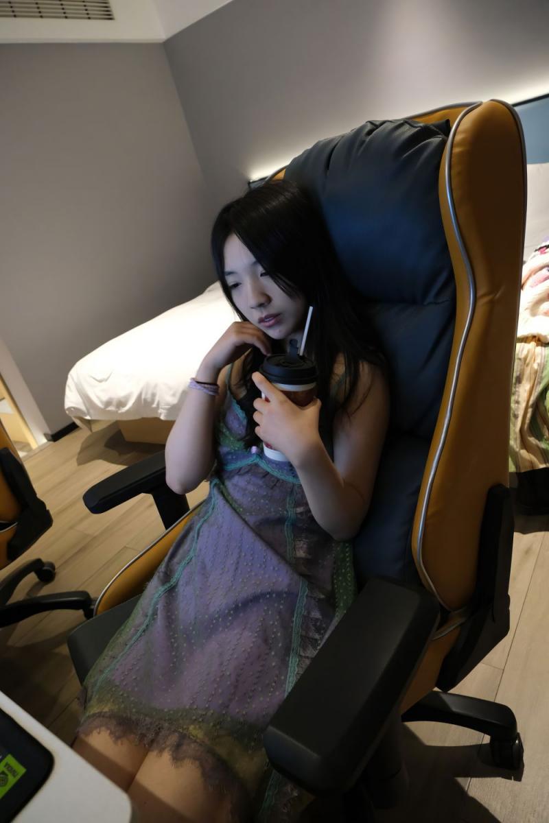 酒店里的良家小妹子