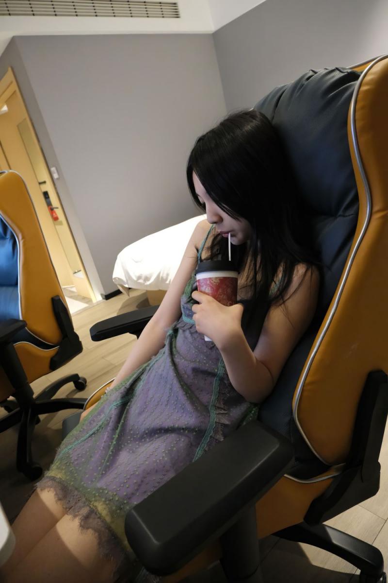 酒店里的良家小妹子