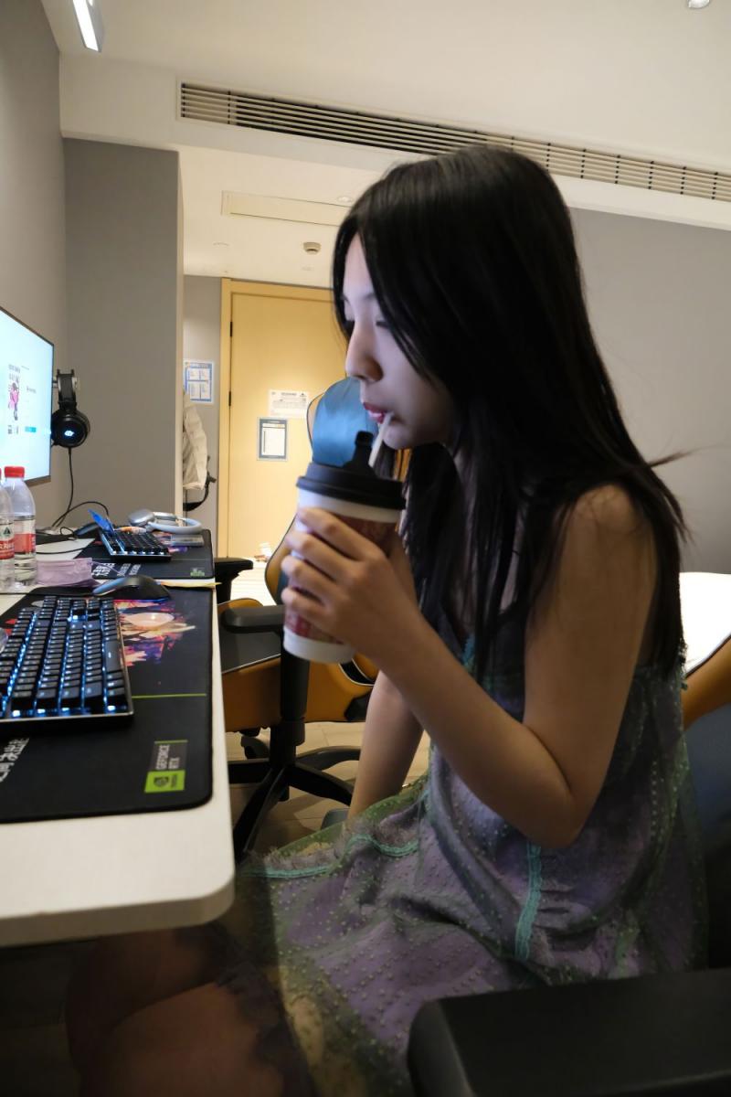 酒店里的良家小妹子