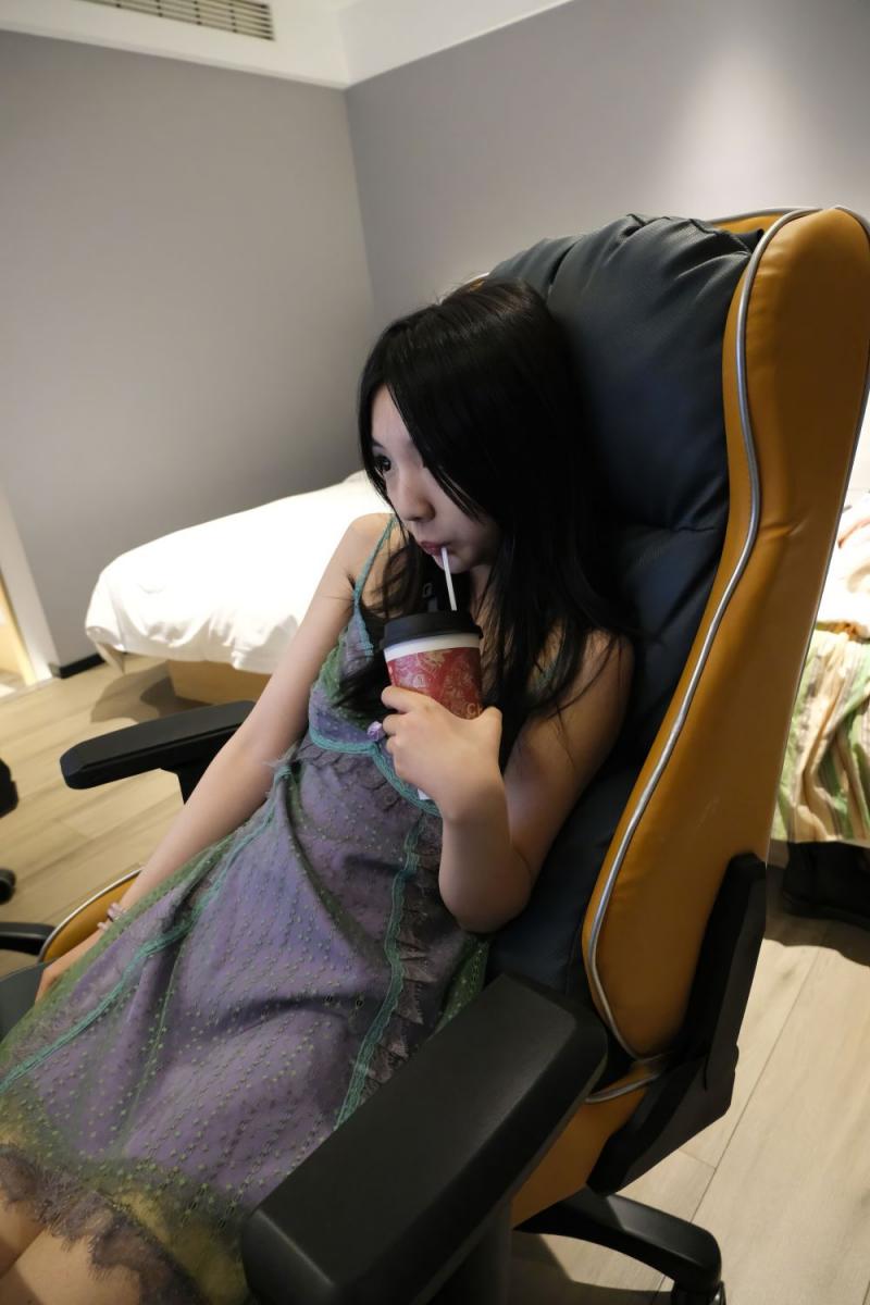 酒店里的良家小妹子