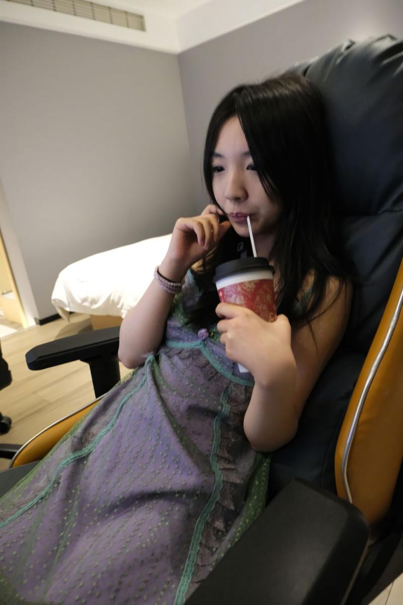 酒店里的良家小妹子