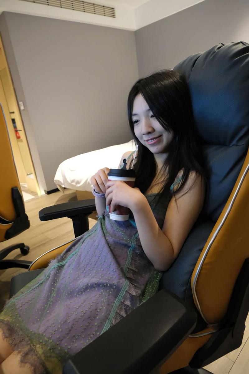 酒店里的良家小妹子