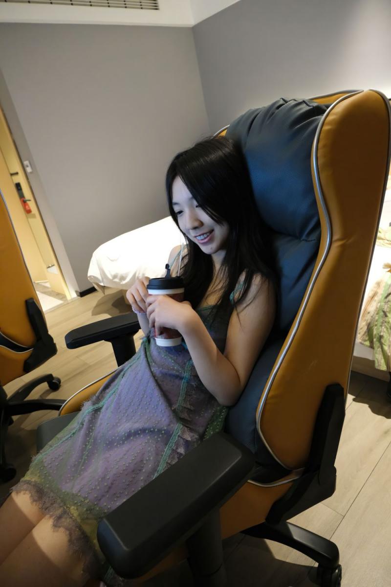 酒店里的良家小妹子