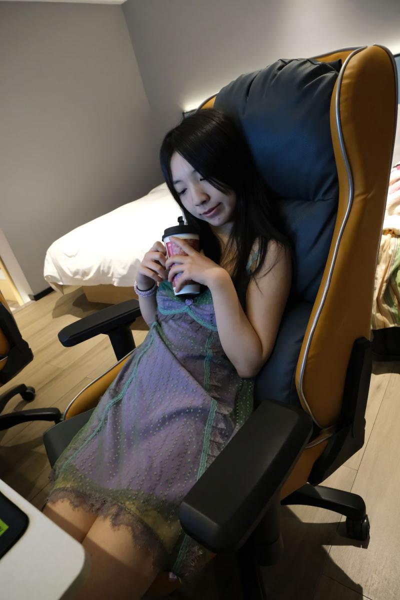 酒店里的良家小妹子