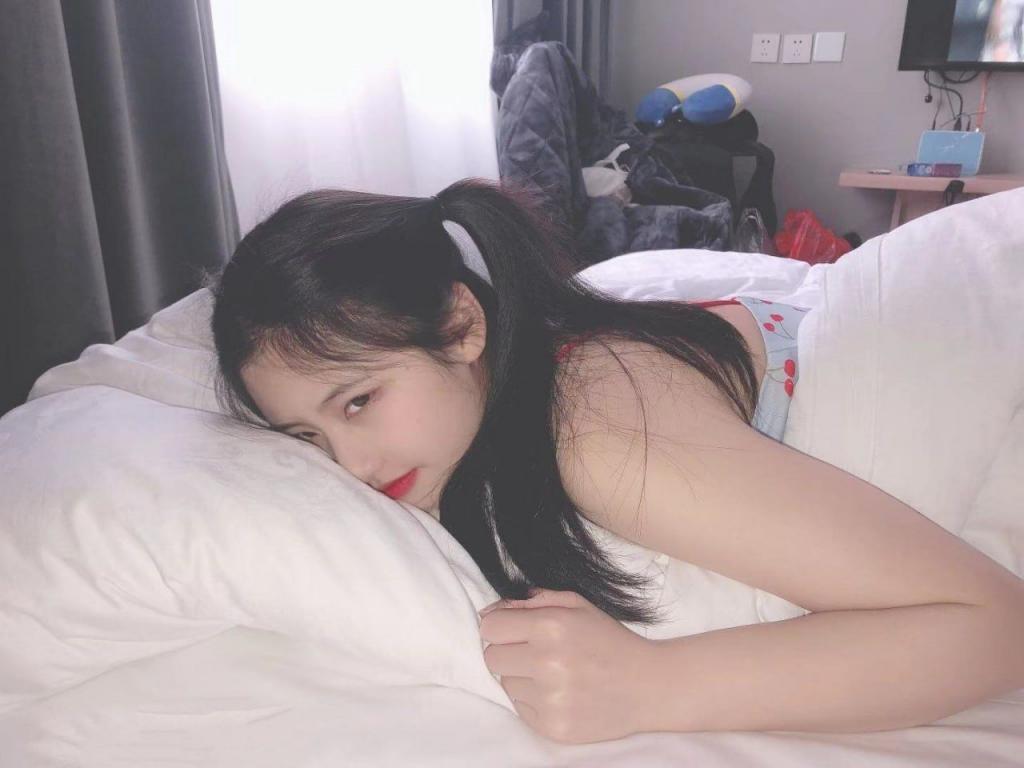 反差大学生和小母狗