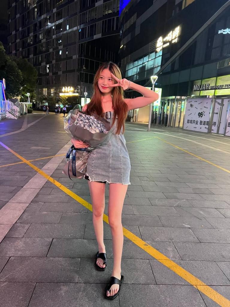 反差大学生和小母狗