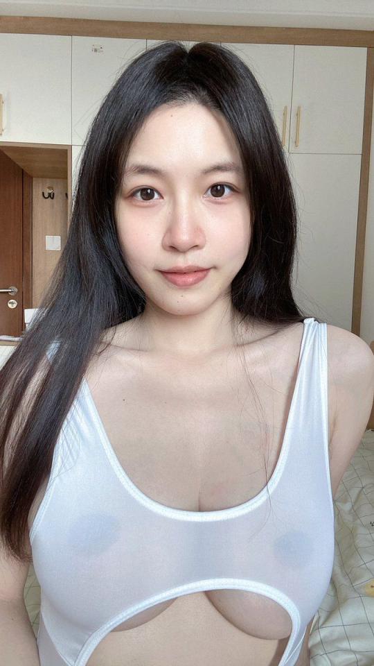 你们爱看的大胸美女
