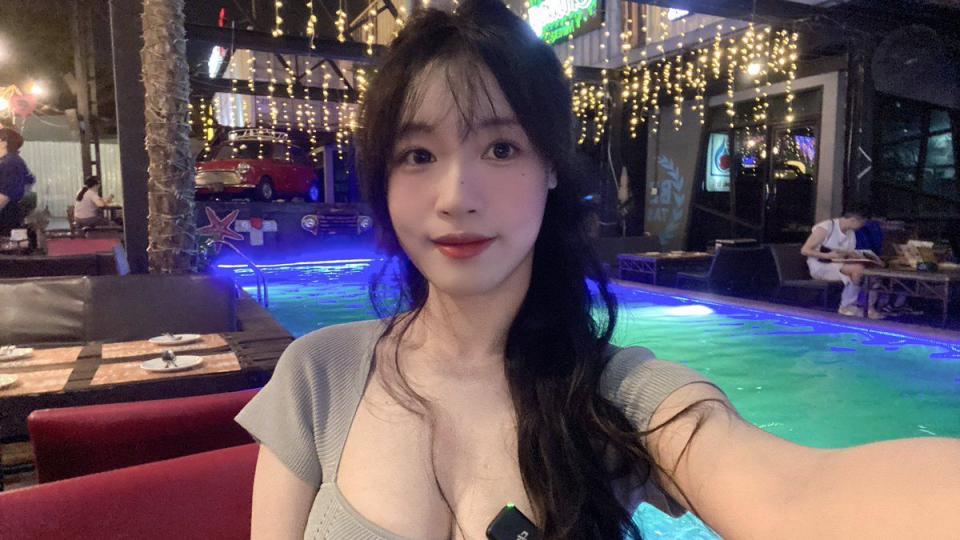 你们爱看的大胸美女