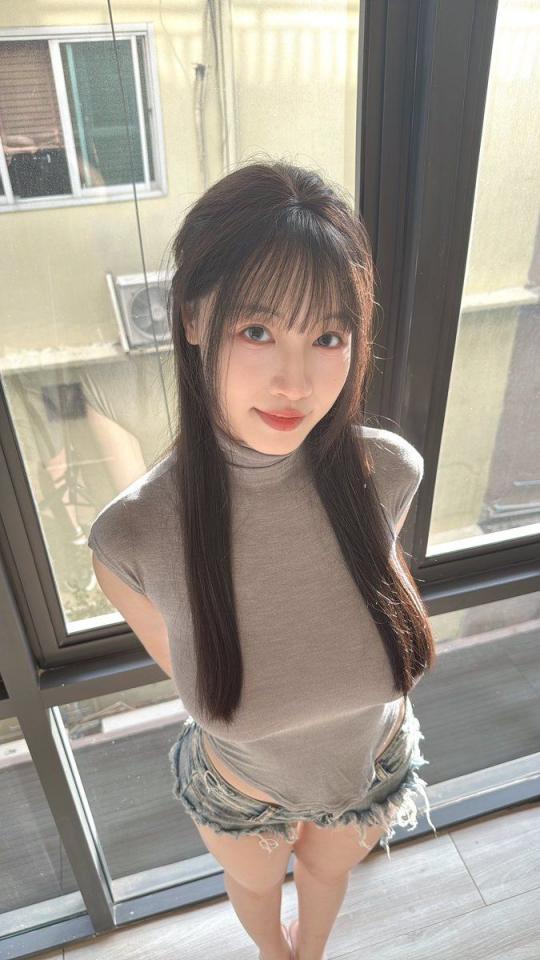 你们爱看的大胸美女