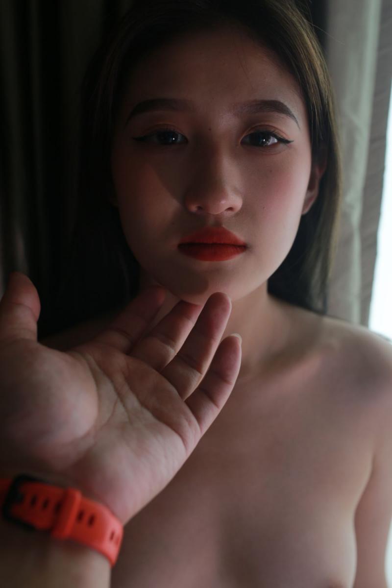 白白嫩嫩的美妞挺舒服的