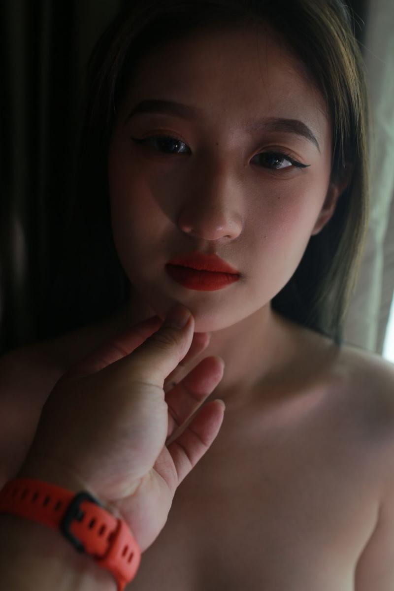 白白嫩嫩的美妞挺舒服的