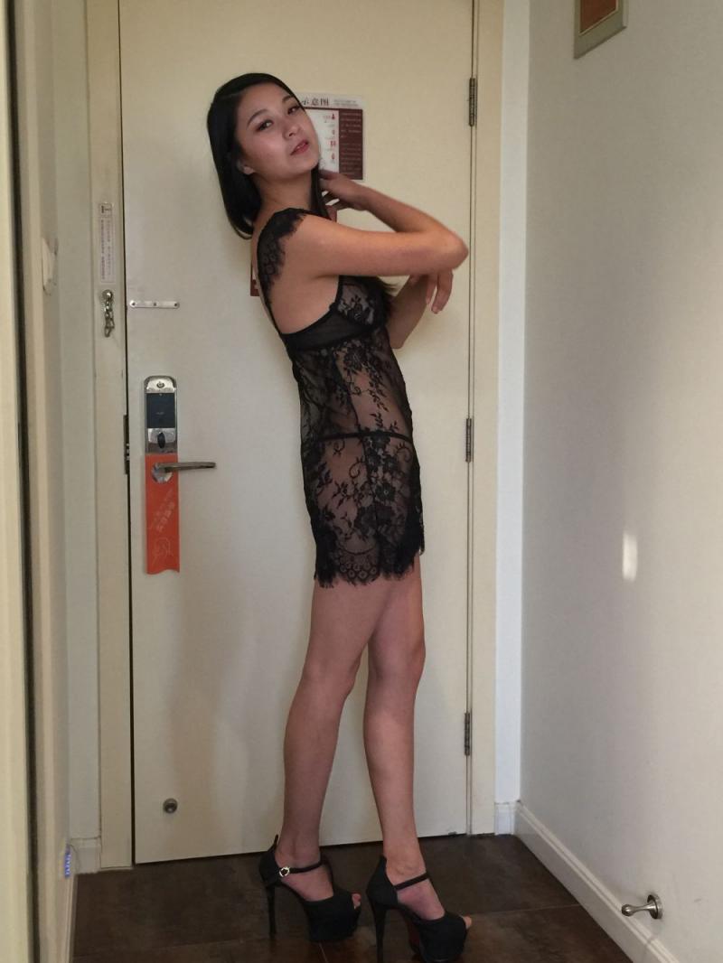 风骚又有韵味的极品小姐姐