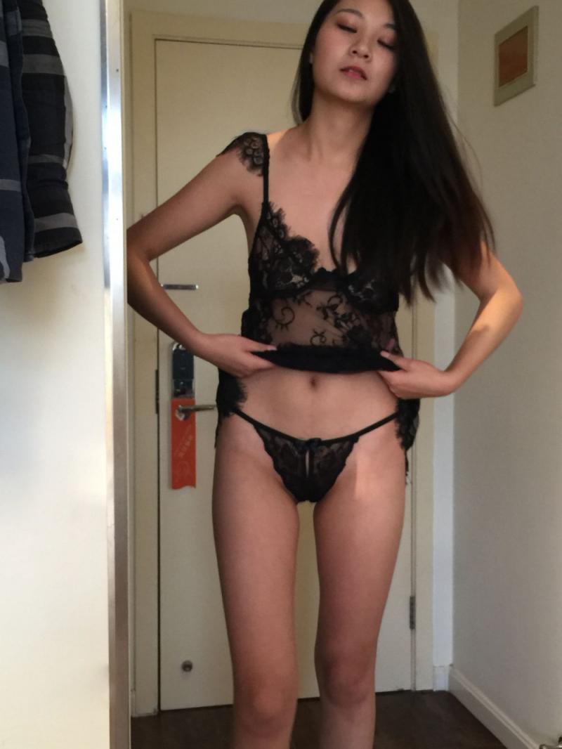 风骚又有韵味的极品小姐姐