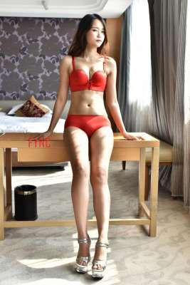 身材好的极品美女姐姐