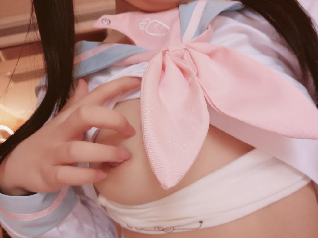 青春JK制服雙馬尾美少女身材相當嫩