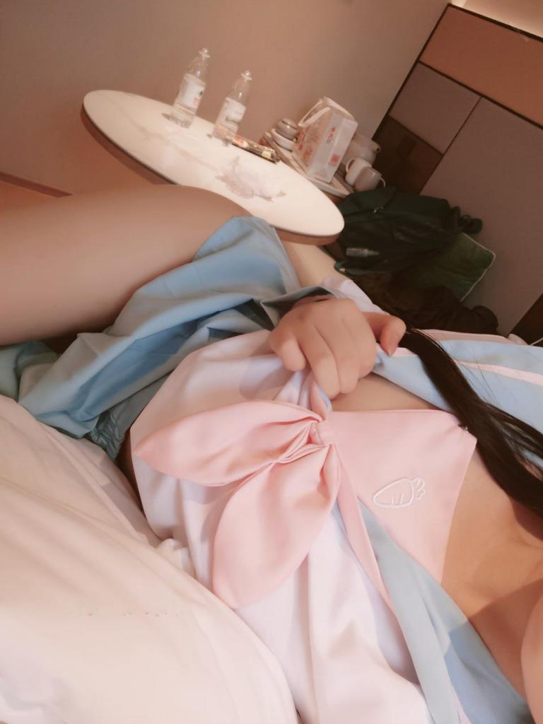 青春JK制服雙馬尾美少女身材相當嫩