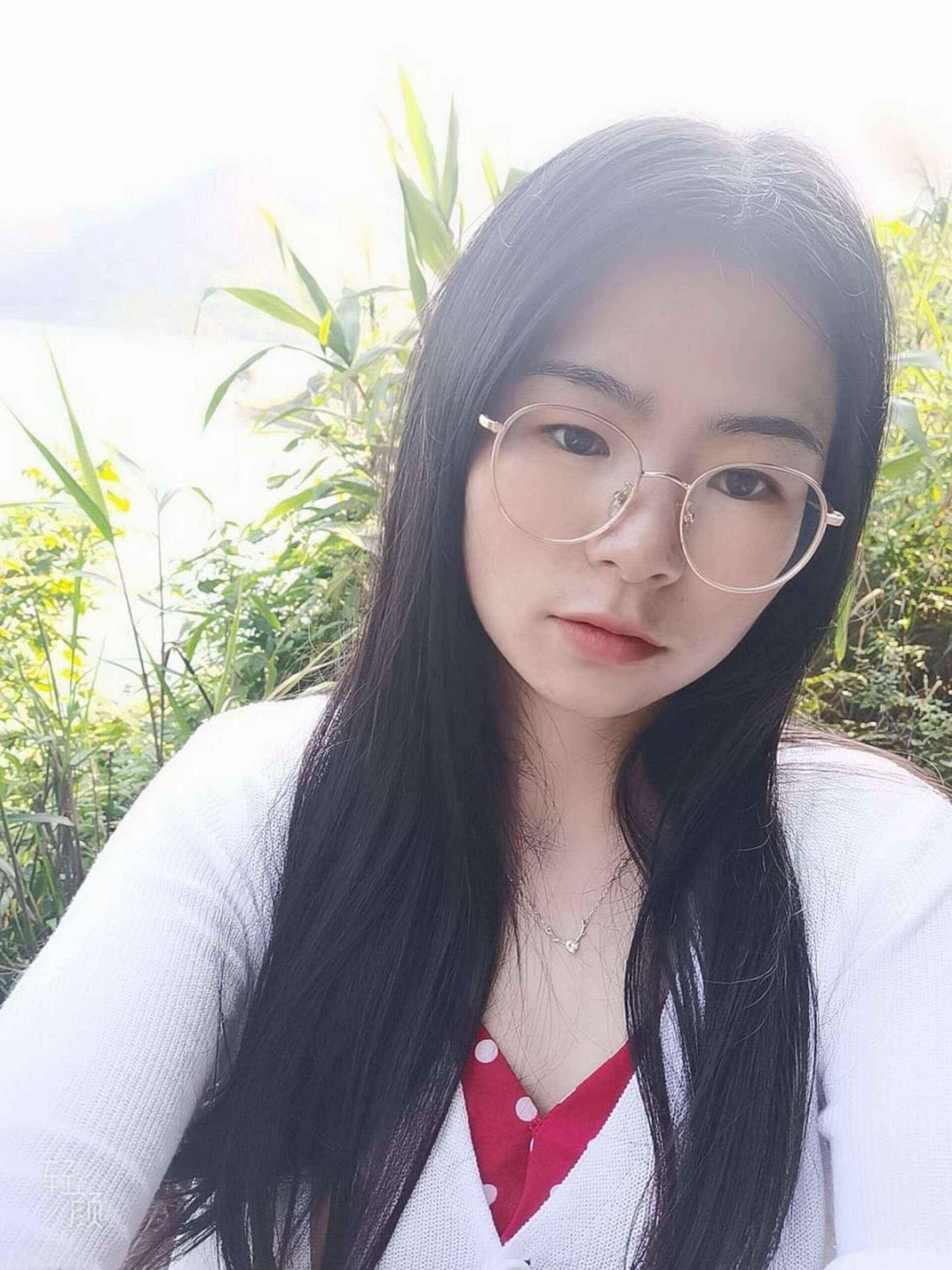 挺骚的少妇[20P]