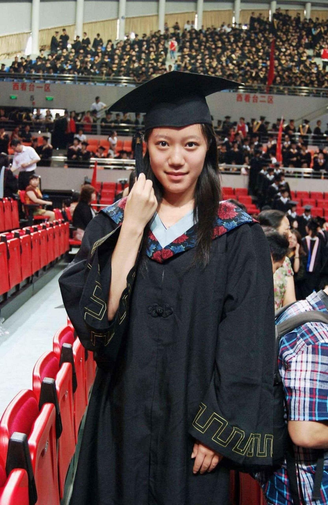 挺骚的少妇[20P]