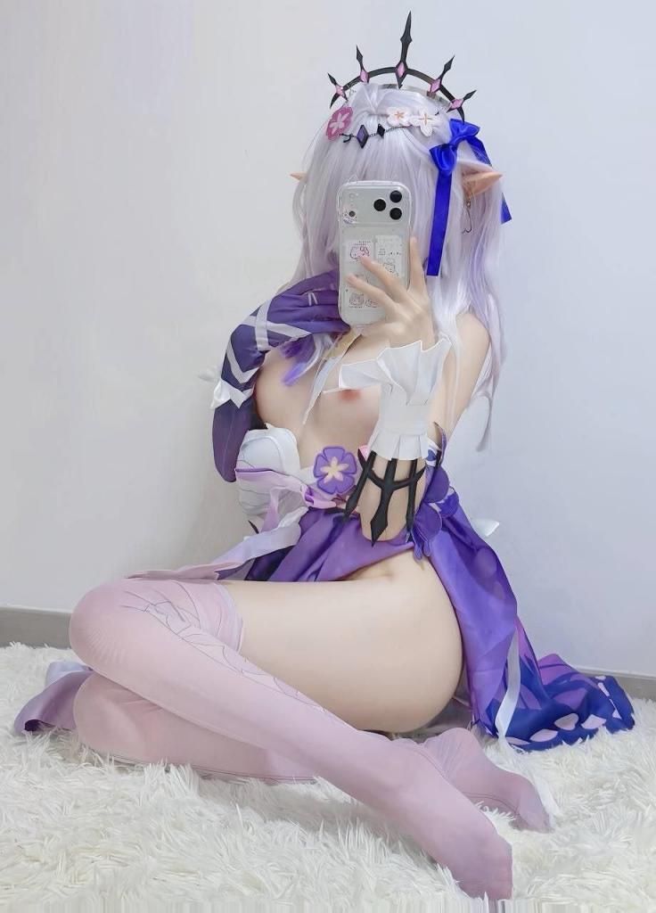 顶级Cos白虎萝莉