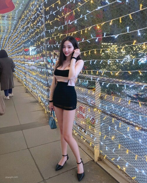 明星级巨乳王小瑾