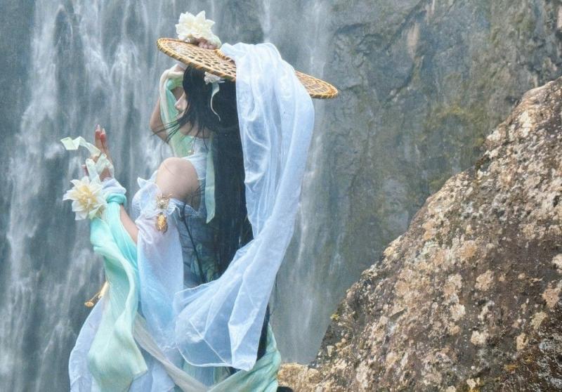 缪尔赛思  素问 佟小雨 cos