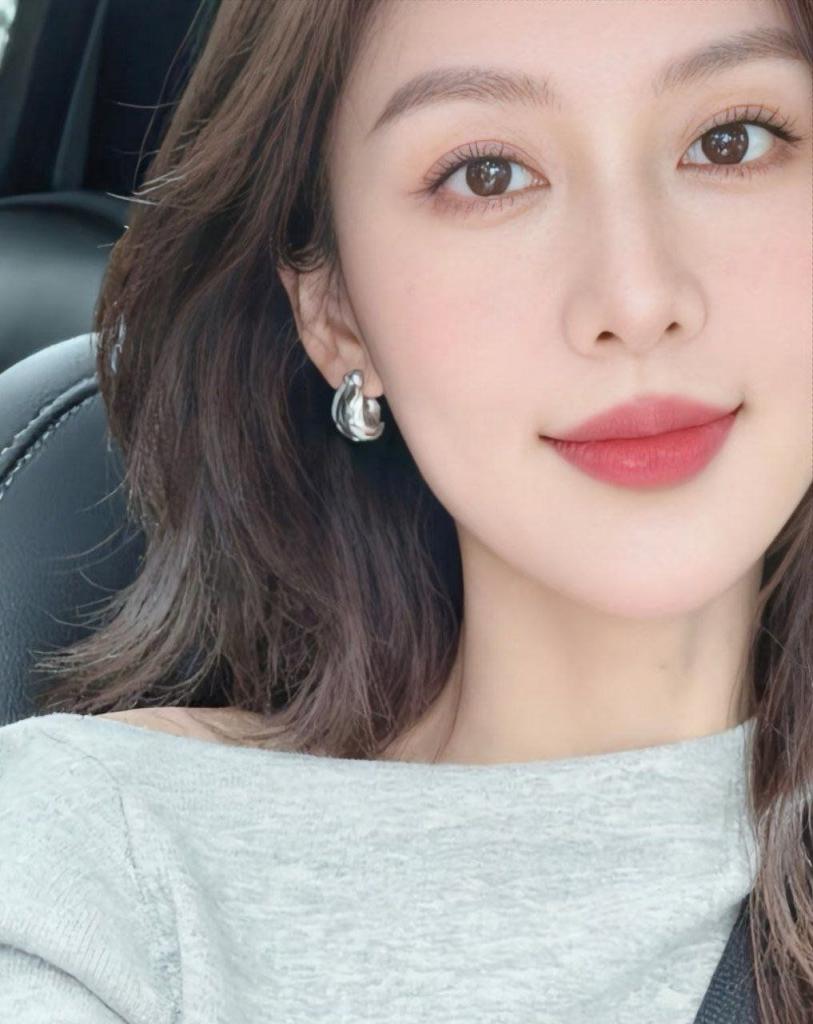 漂亮的少妇[30P]