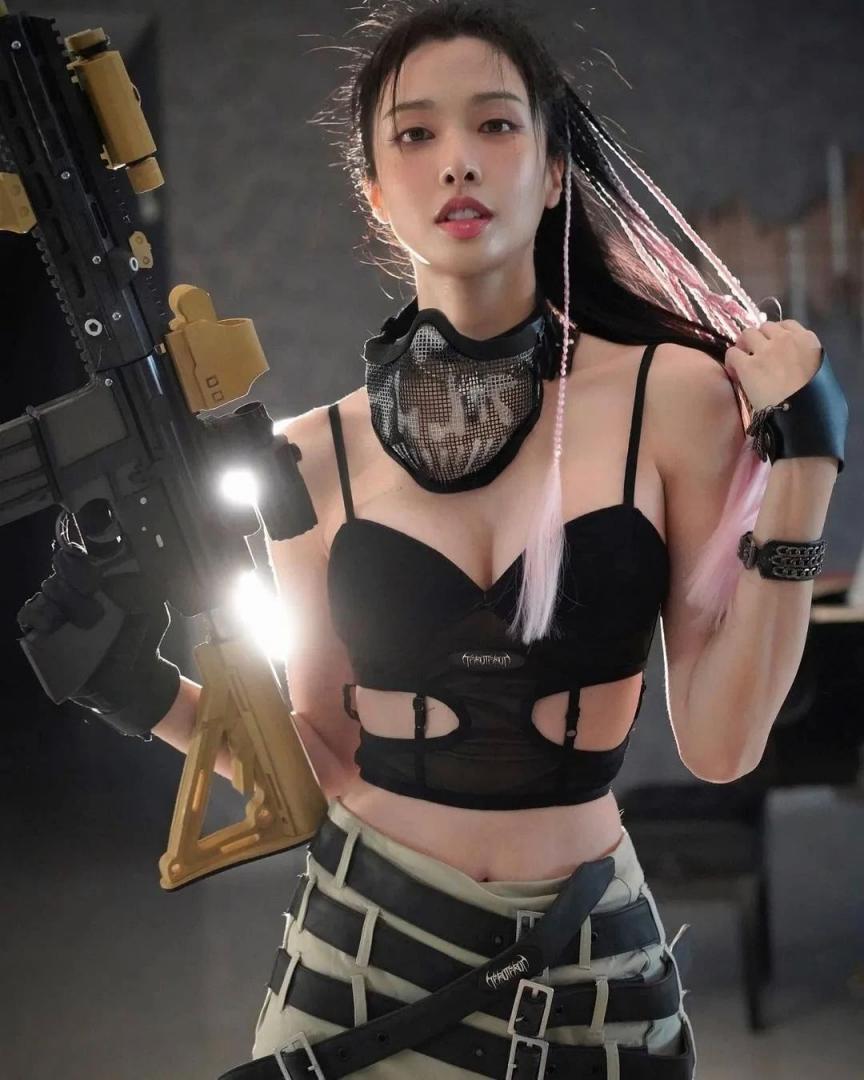 漂亮小姐姐[53P]