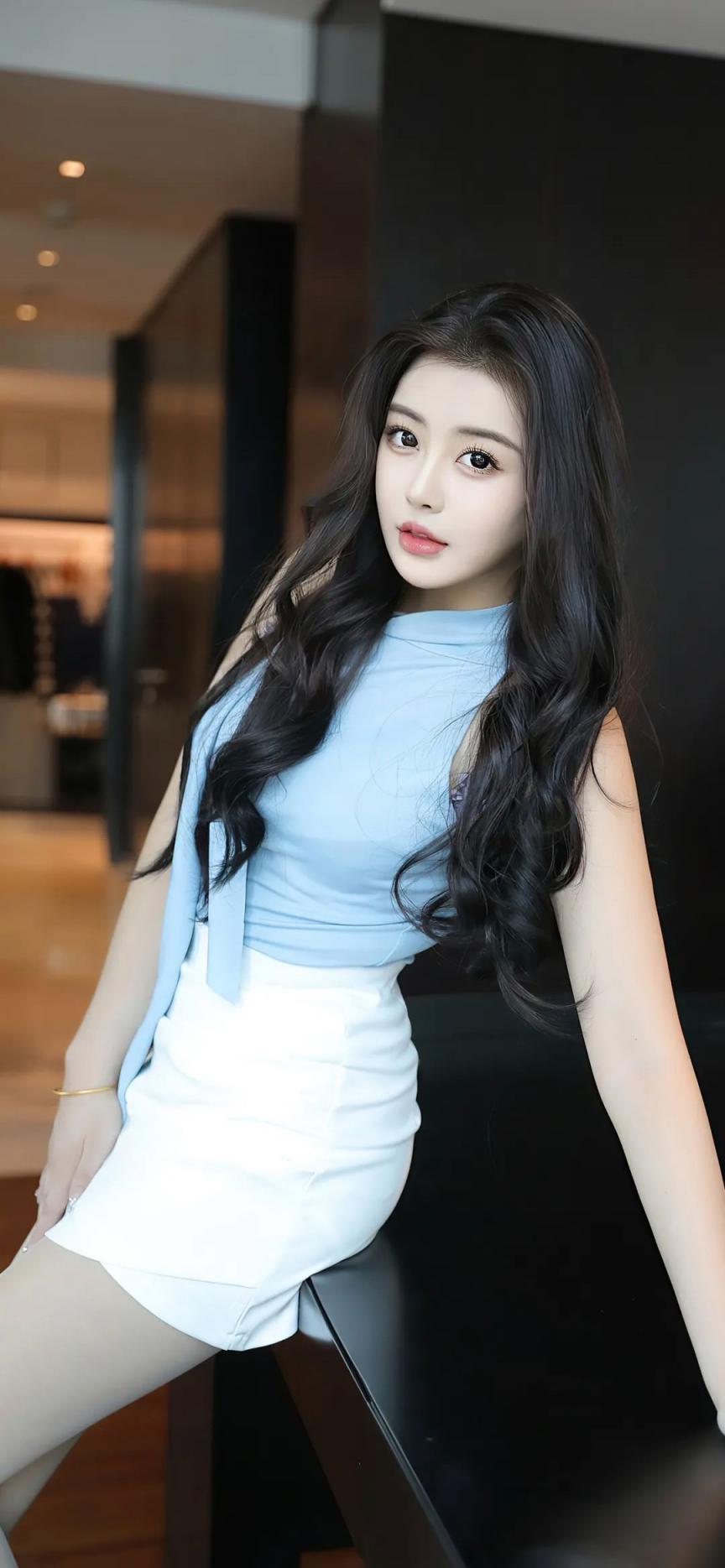 漂亮小姐姐[53P]