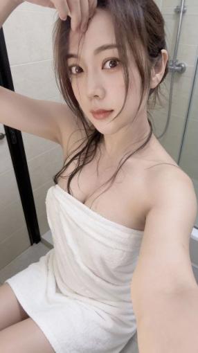 气质美女高挑身材性感写真