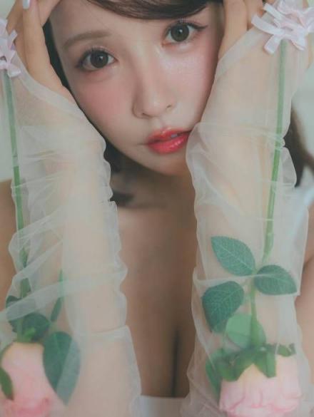 三上悠亚  [20P]