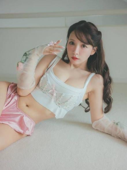 三上悠亚  [20P]