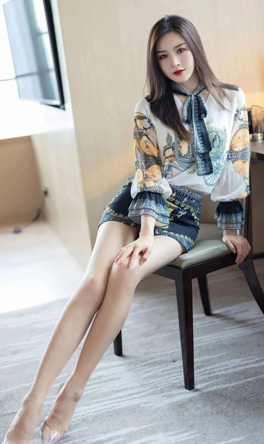 纤腰翘臀，满屏大长腿[52P]