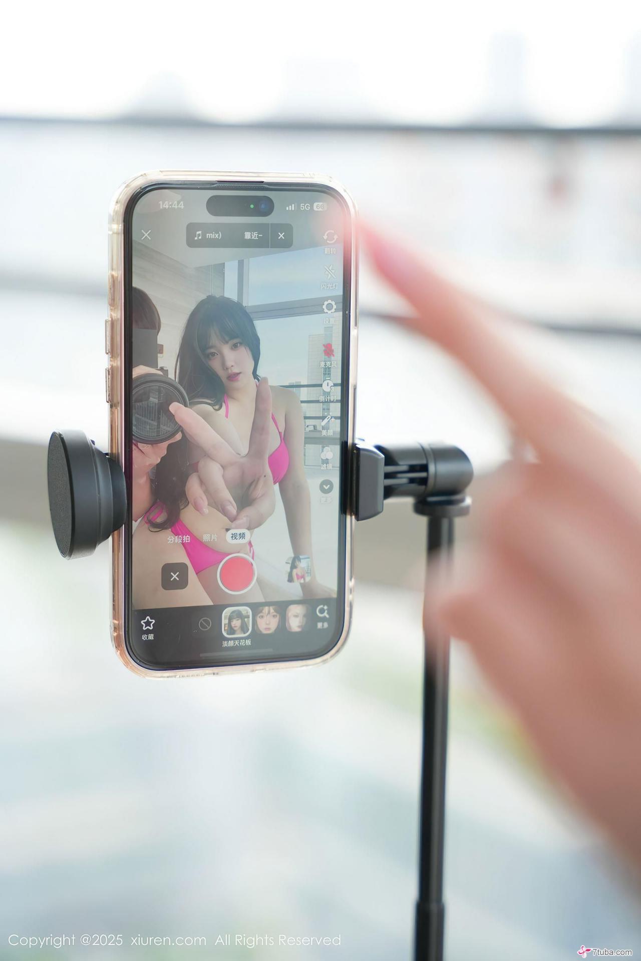 性感美图 玫红内衣