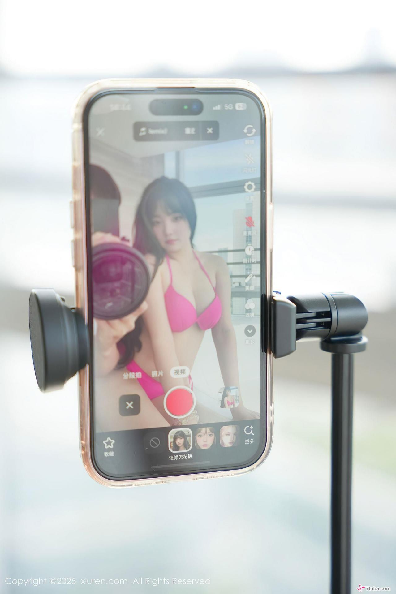 性感美图 玫红内衣