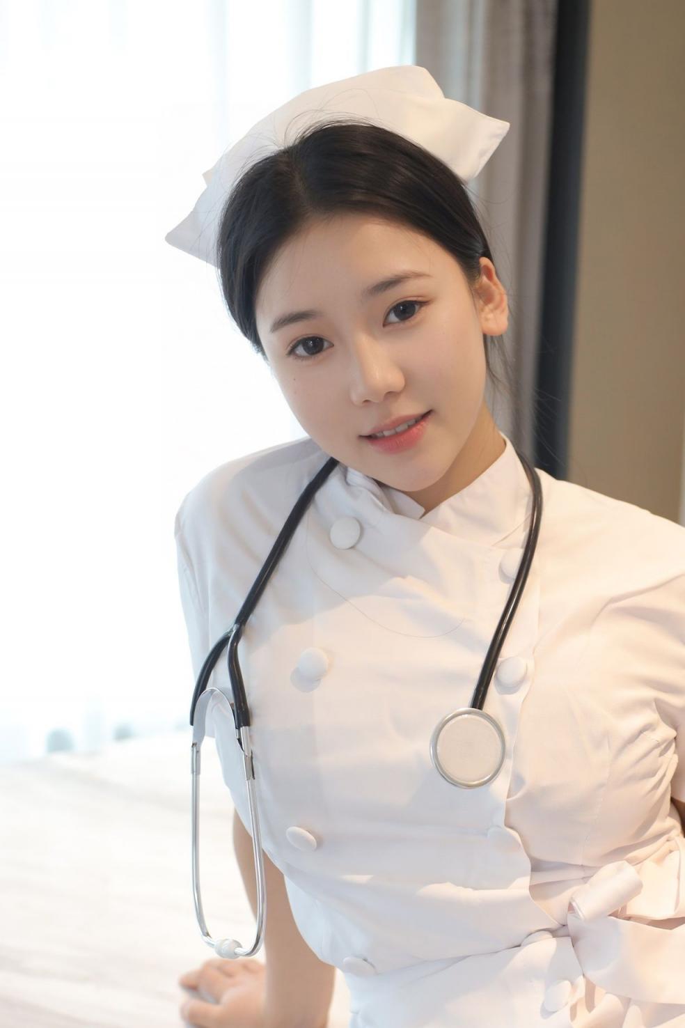 秀人网之林嘉馨性感护士服