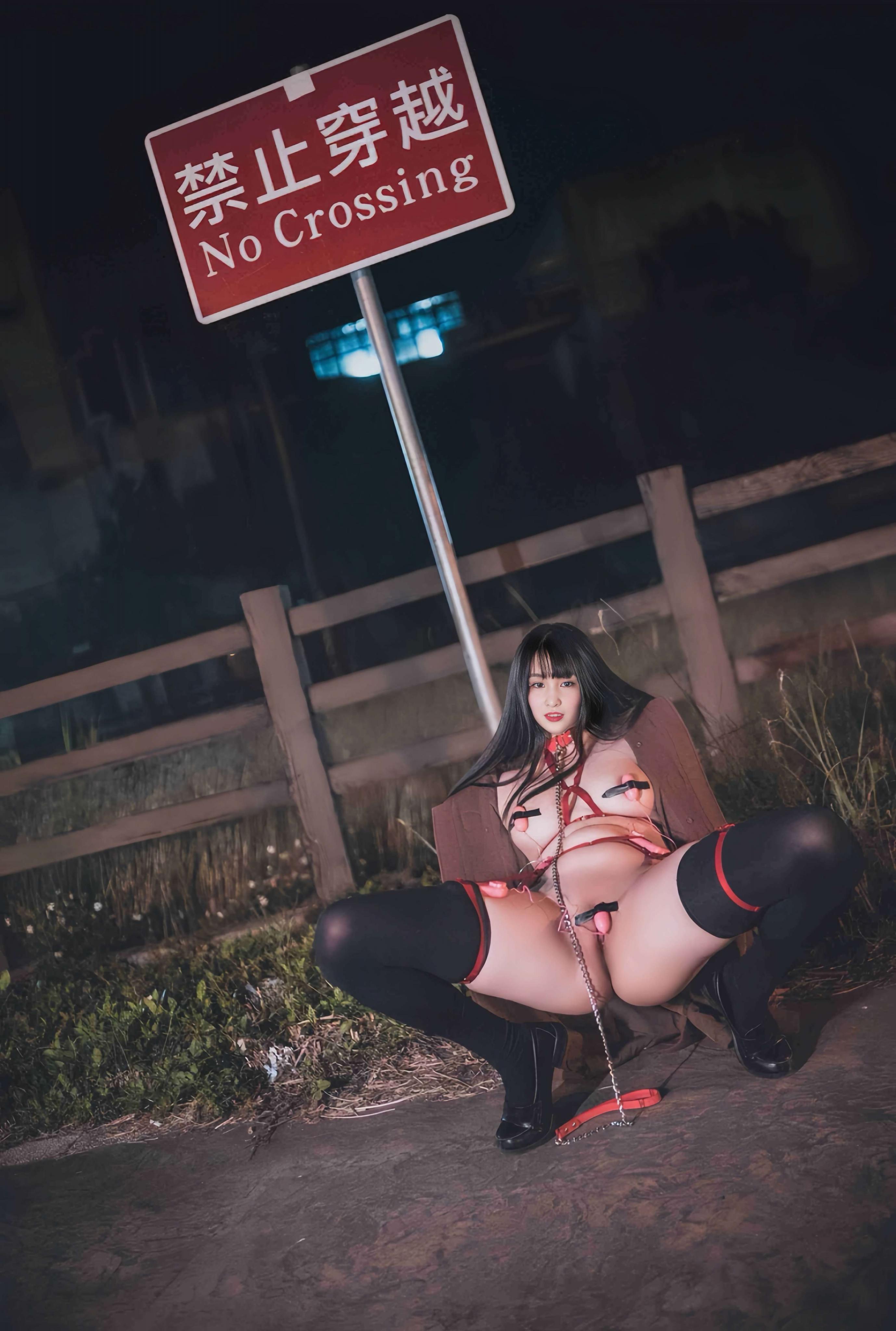 瘦瘦的女孩私拍更好看