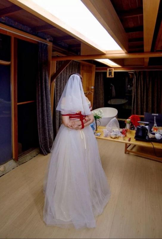 风骚的新娘 [20P]