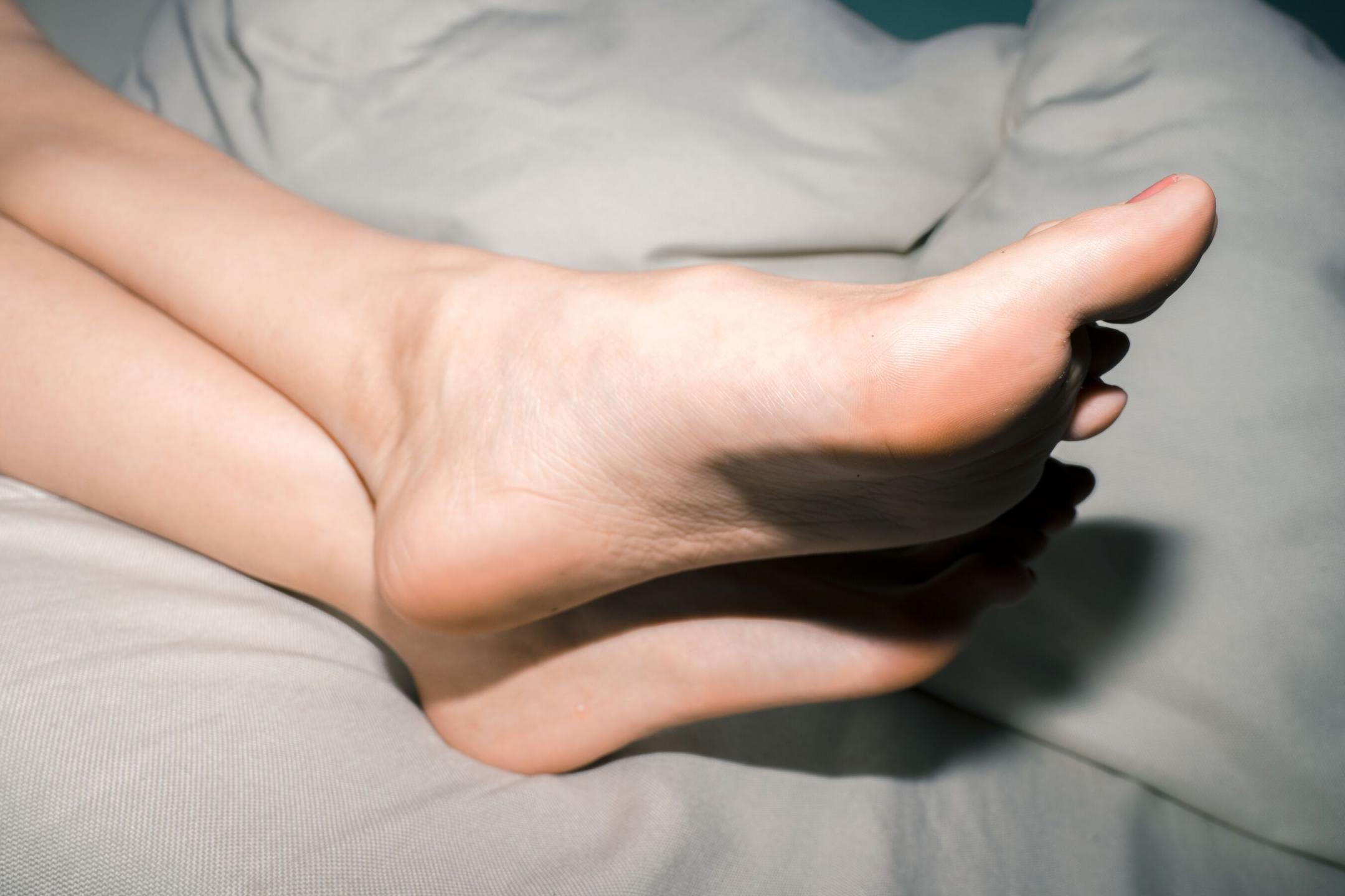 她是个美丽的女人，穿搭、颜值、身材、妆容没什么问题