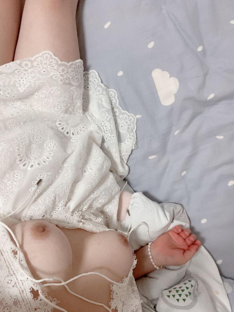 跟我一样喜欢大奶子的骚年们 来看看奶子吧