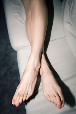 她是个美丽的女人，穿搭、颜值、身材、妆容没什么问题