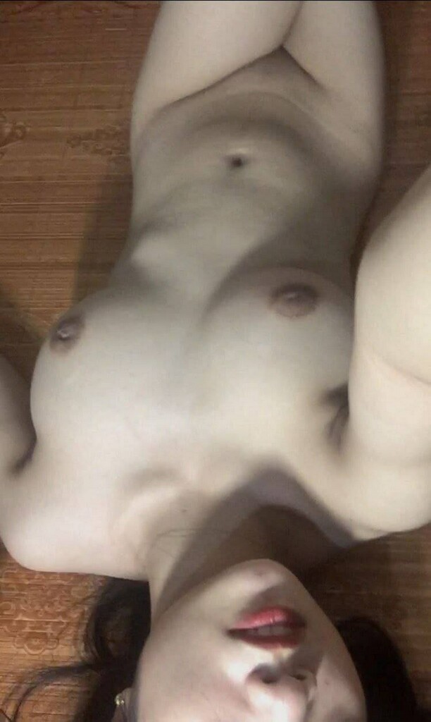 极品风骚小少妇 [20P]