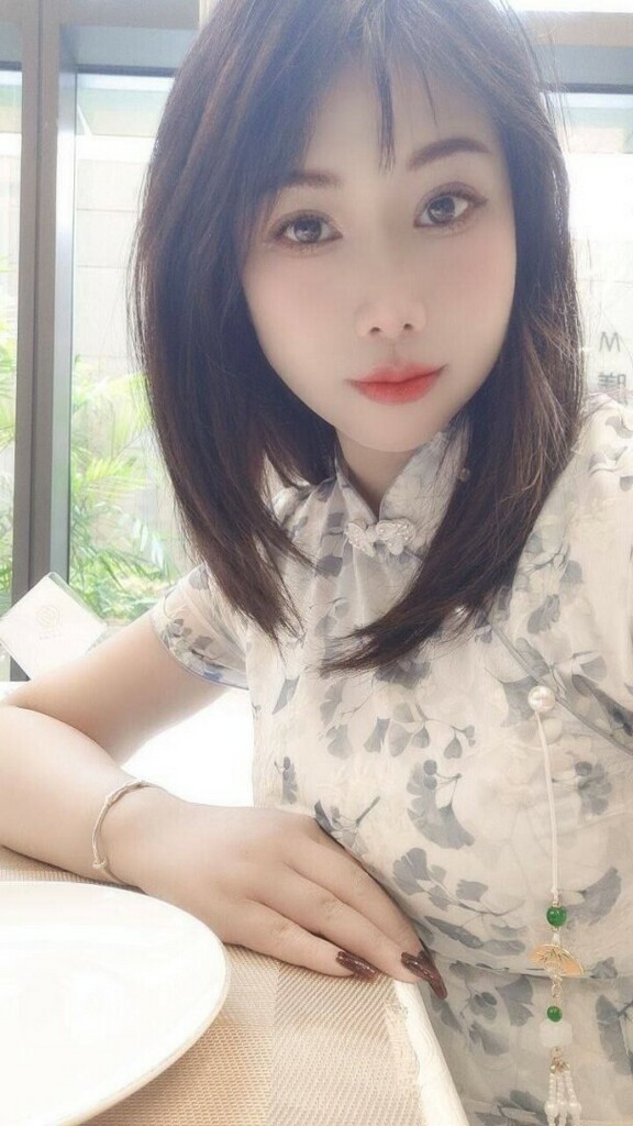 端庄的风骚少妇