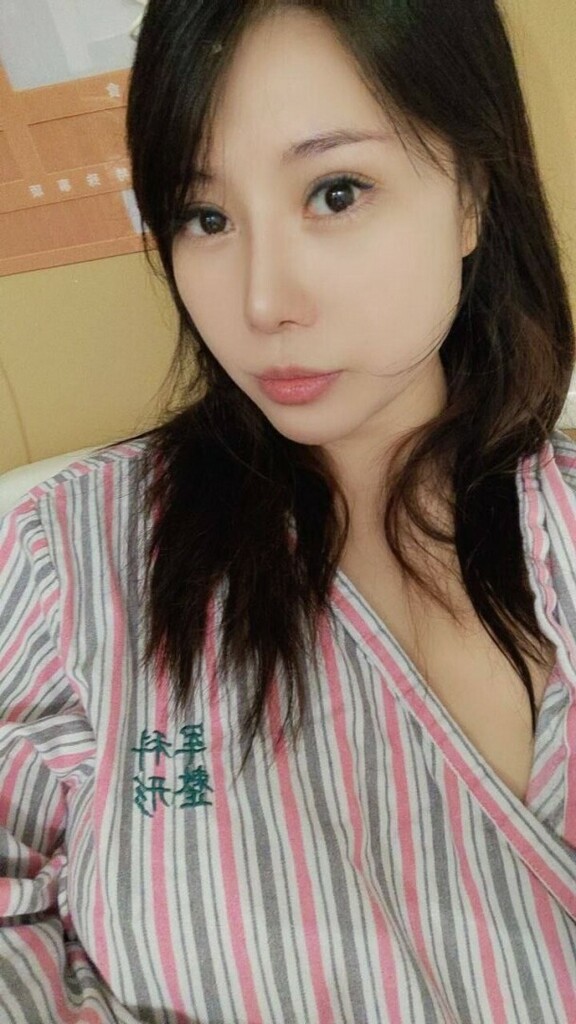 端庄的风骚少妇