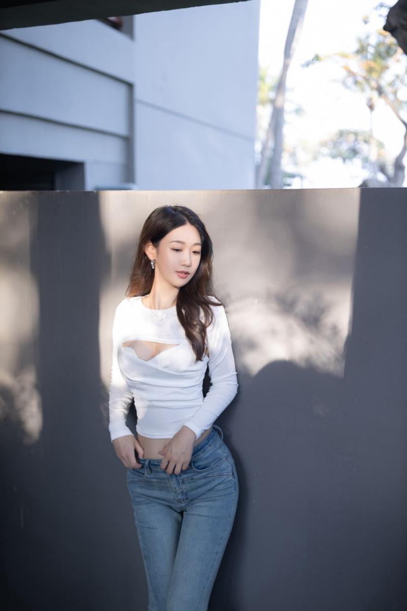 顶级的牛仔裤美妞