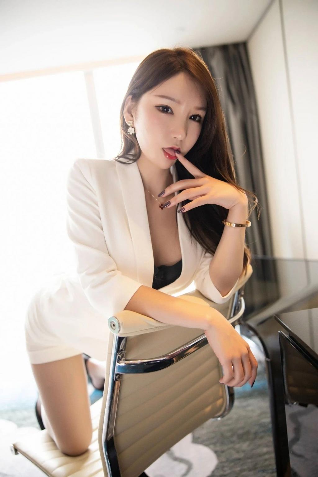 漂亮美女极品大长腿