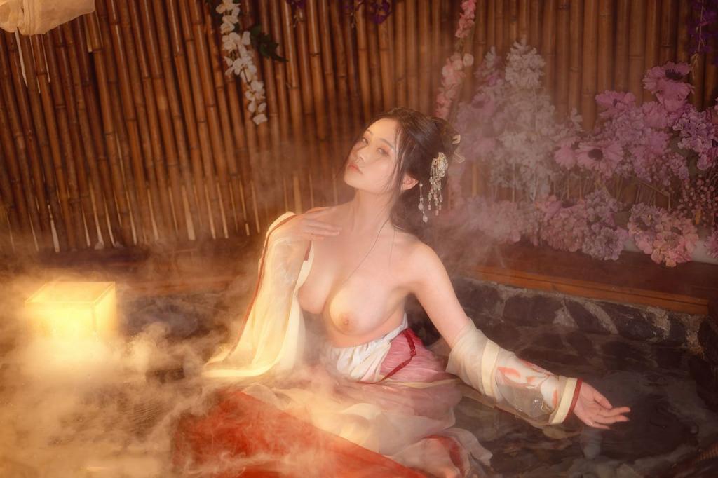 梦醉瑶，手如柔荑肤如凝脂