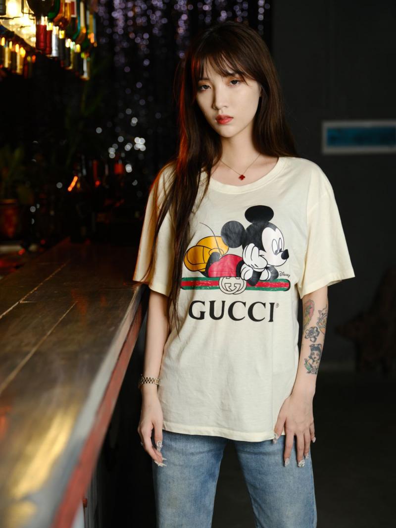 牛仔裤妹妹真的太纯了